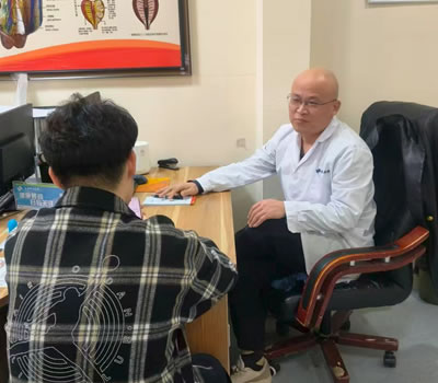 庆阳市|男科医师高朋磊：守护男性健康，专业男科诊疗